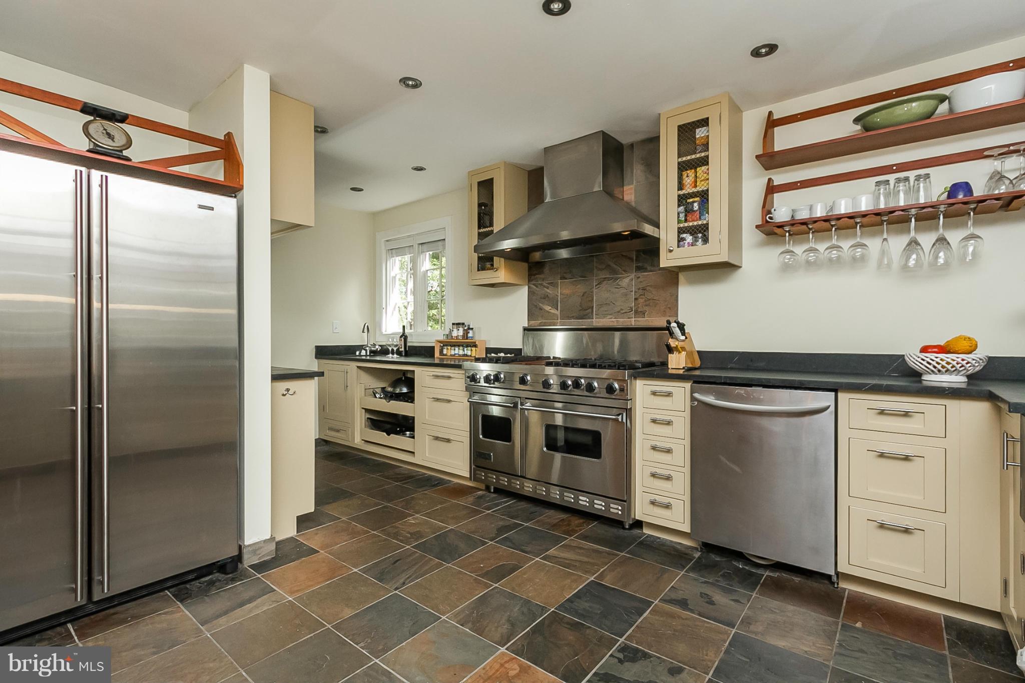 GREATER HOMELAND HISTORIC DISTRICT - Residential