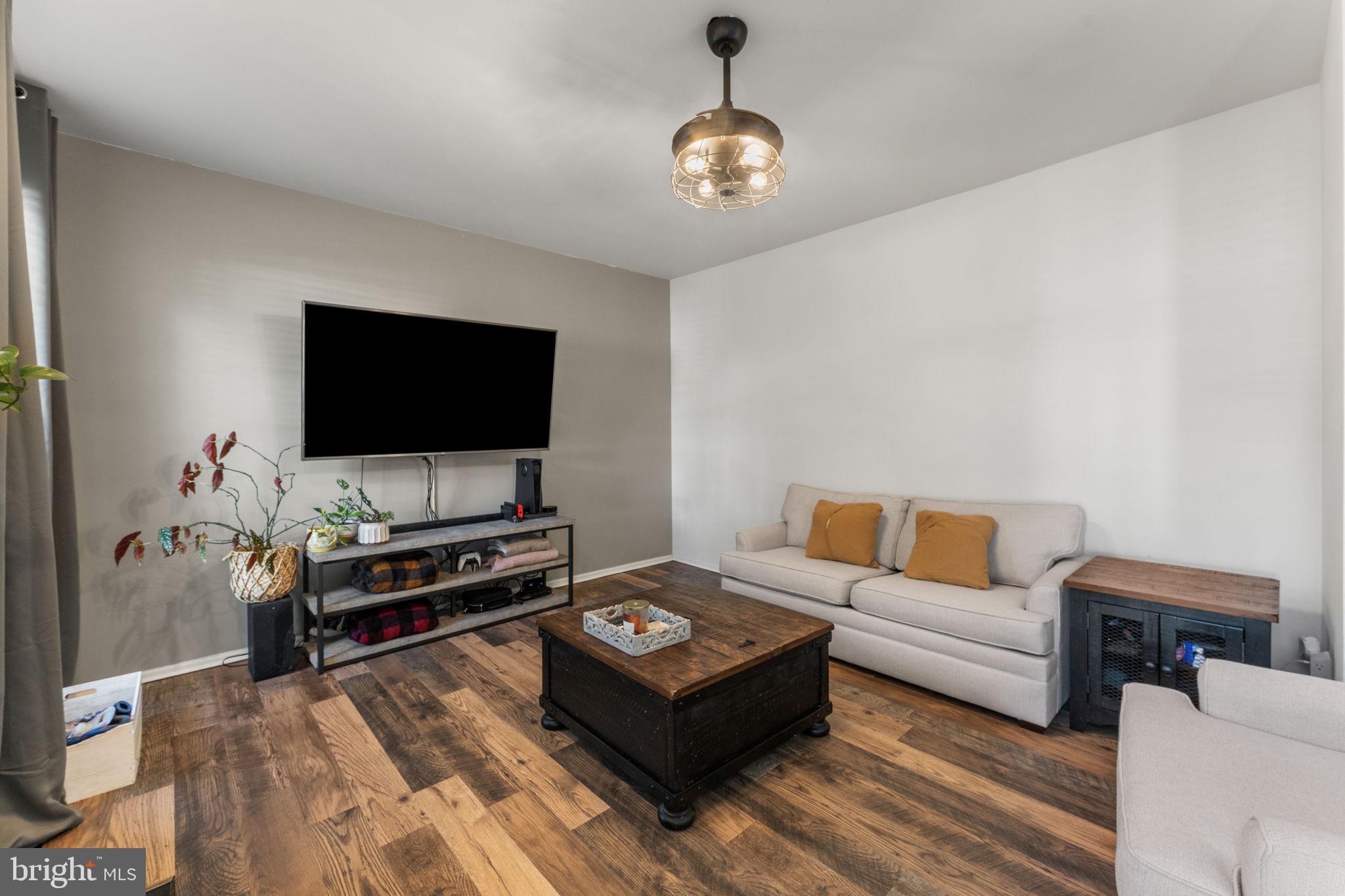 LEE'S PARKE - Residential