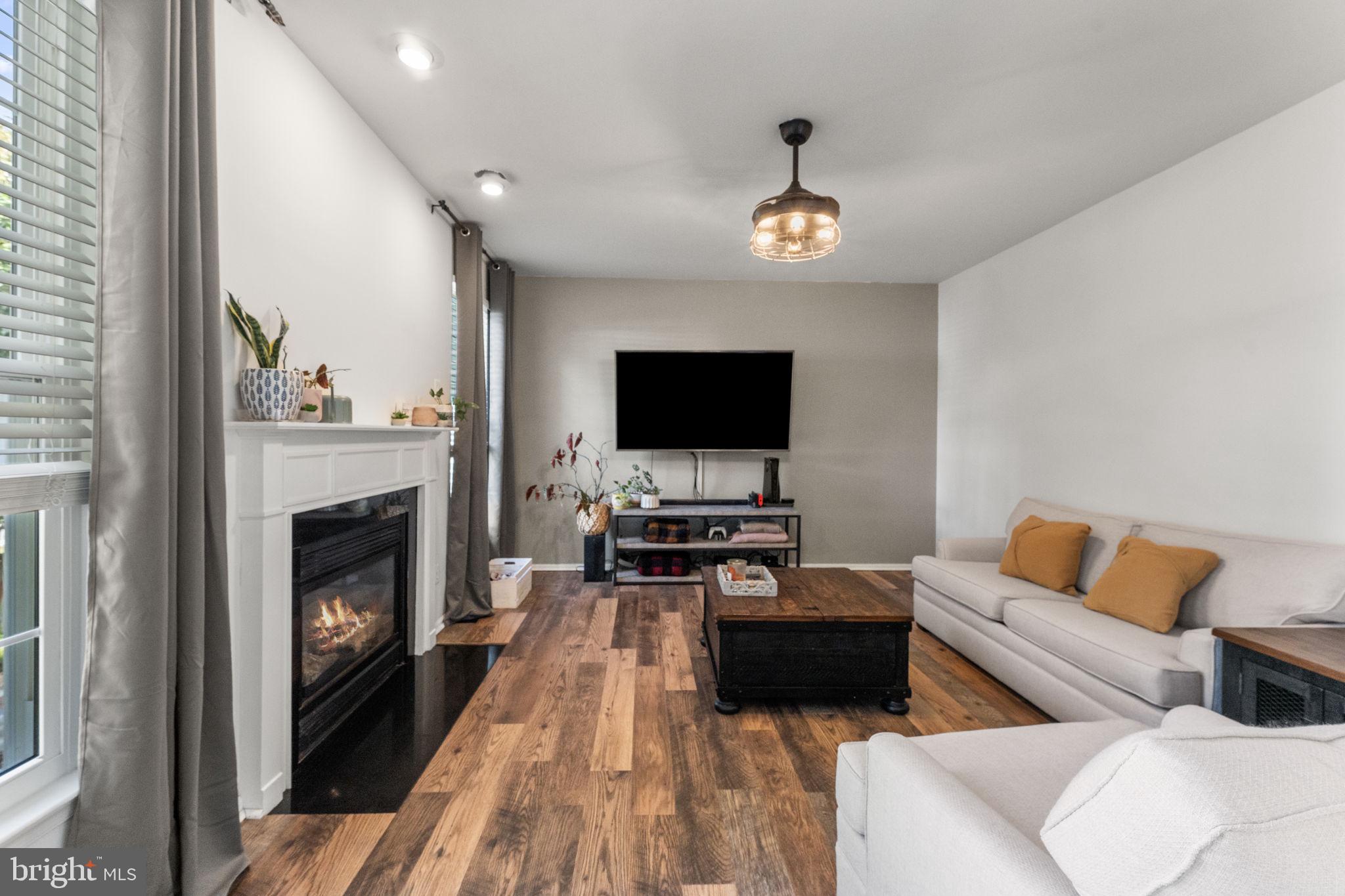 LEE'S PARKE - Residential