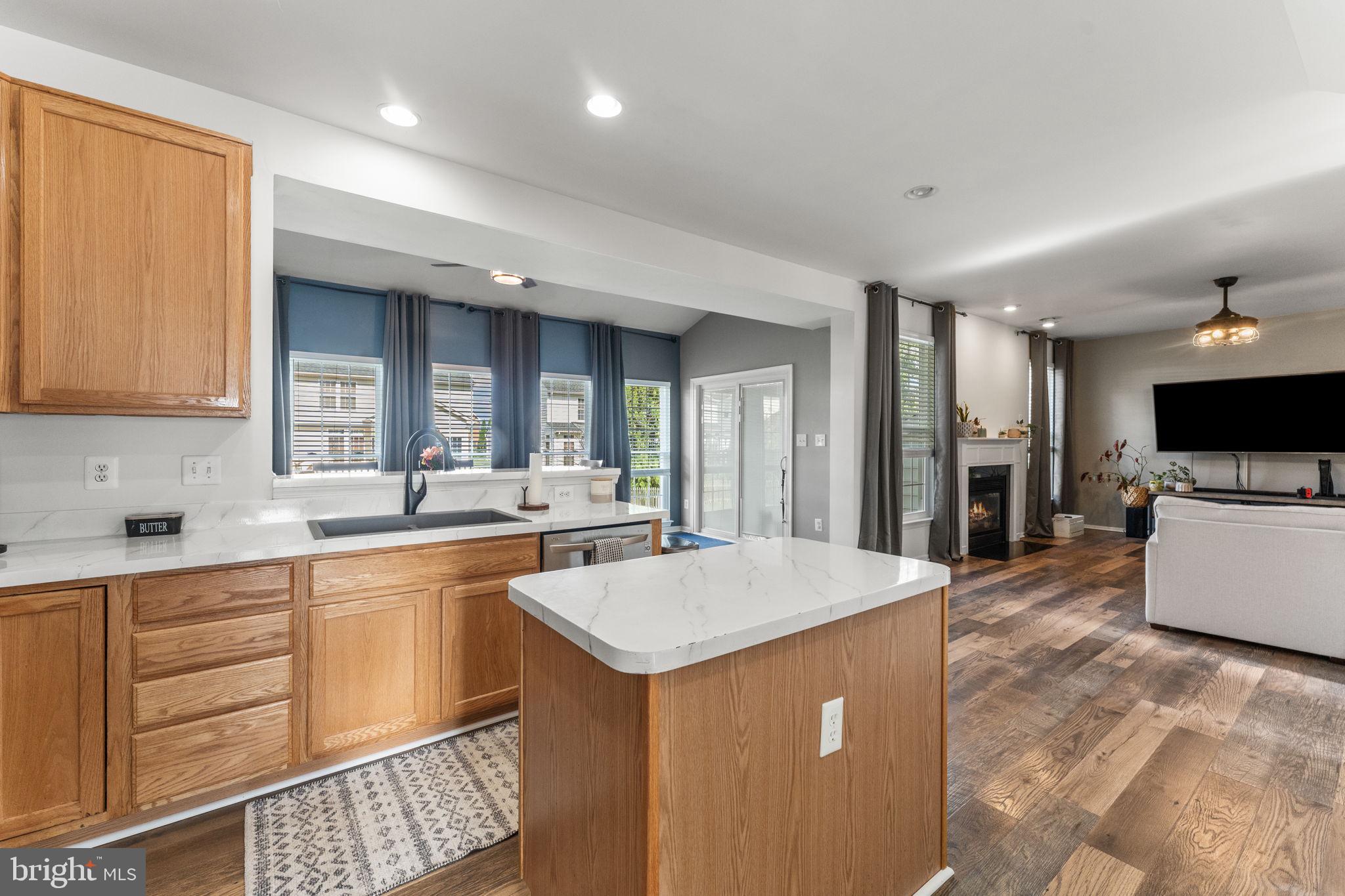 LEE'S PARKE - Residential