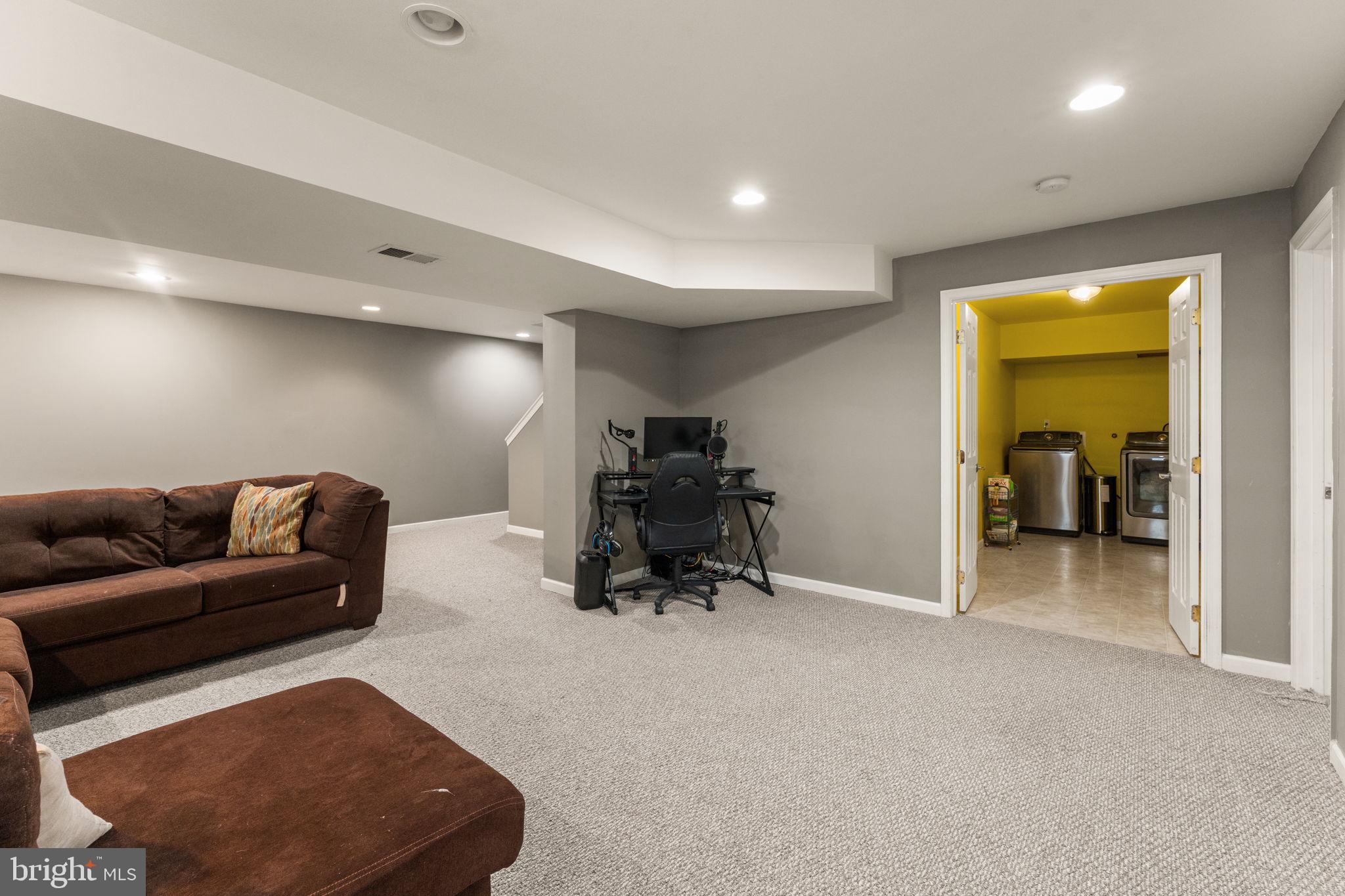 LEE'S PARKE - Residential