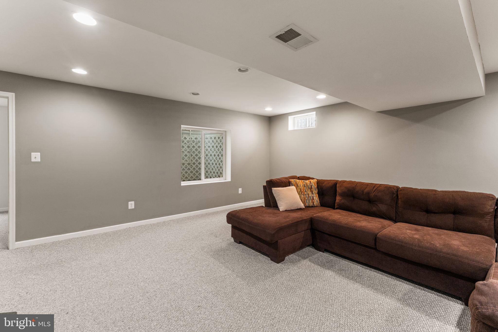 LEE'S PARKE - Residential