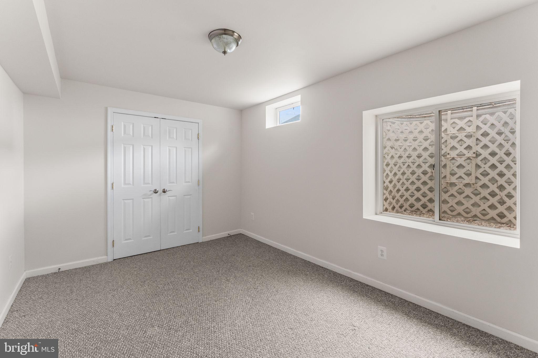 LEE'S PARKE - Residential