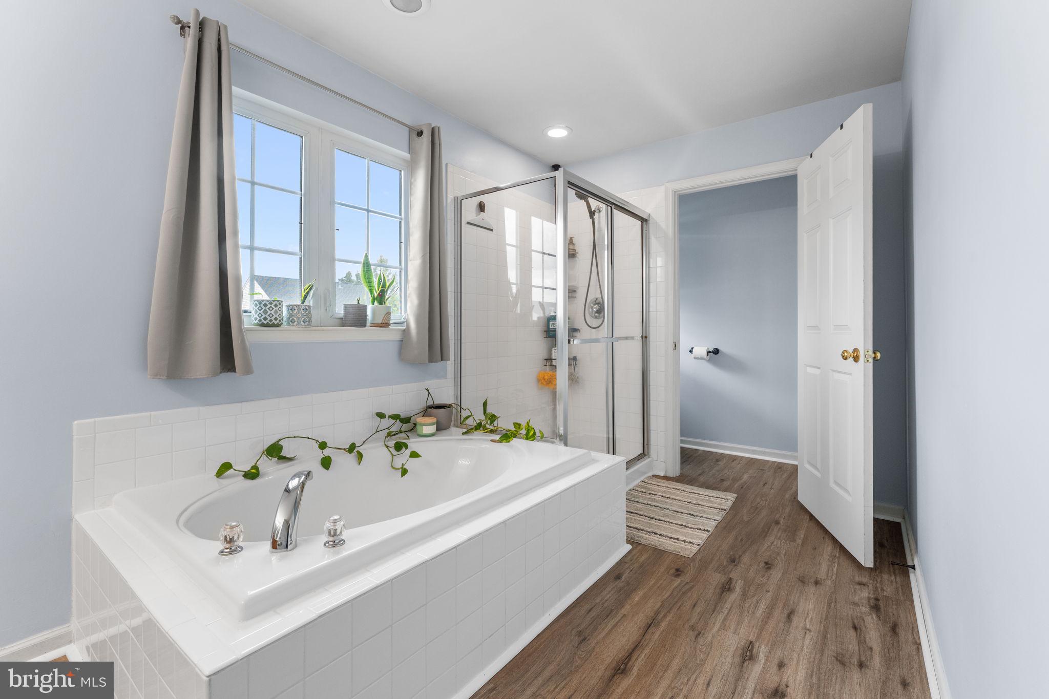 LEE'S PARKE - Residential