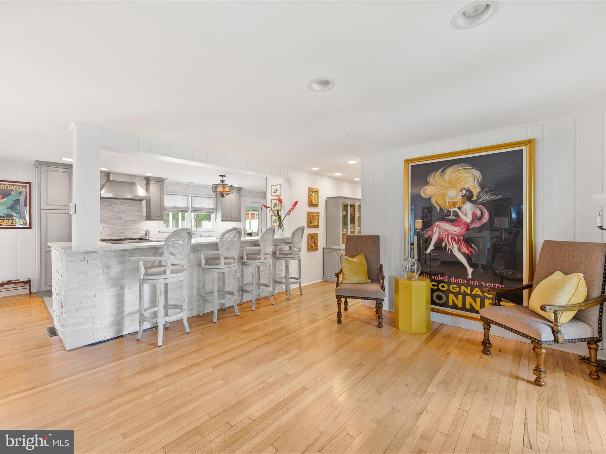 SILVER LAKE MANOR - Residential