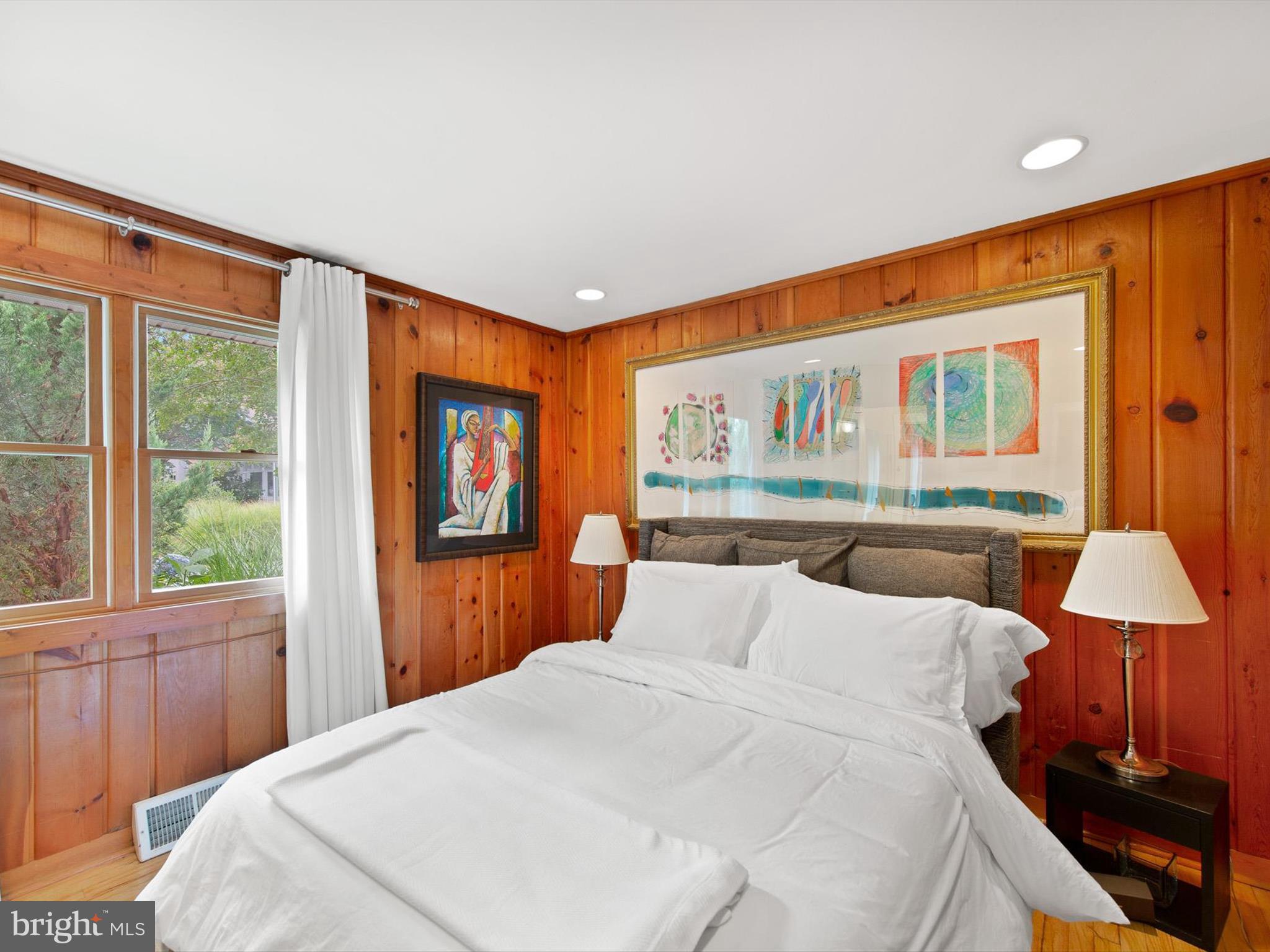 SILVER LAKE MANOR - Residential