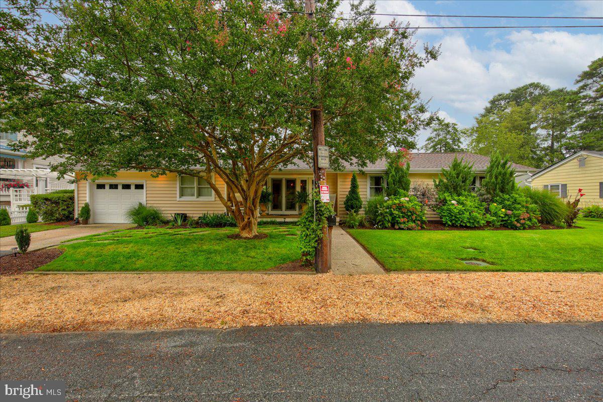 SILVER LAKE MANOR - Residential