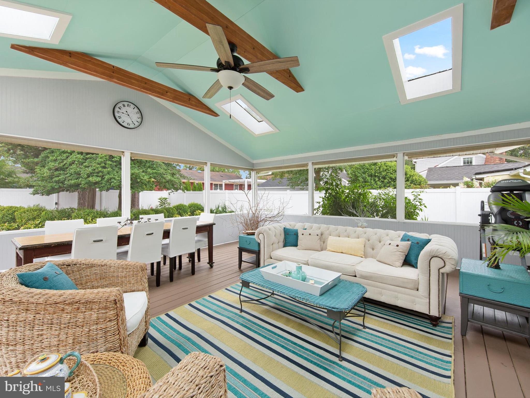 SILVER LAKE MANOR - Residential