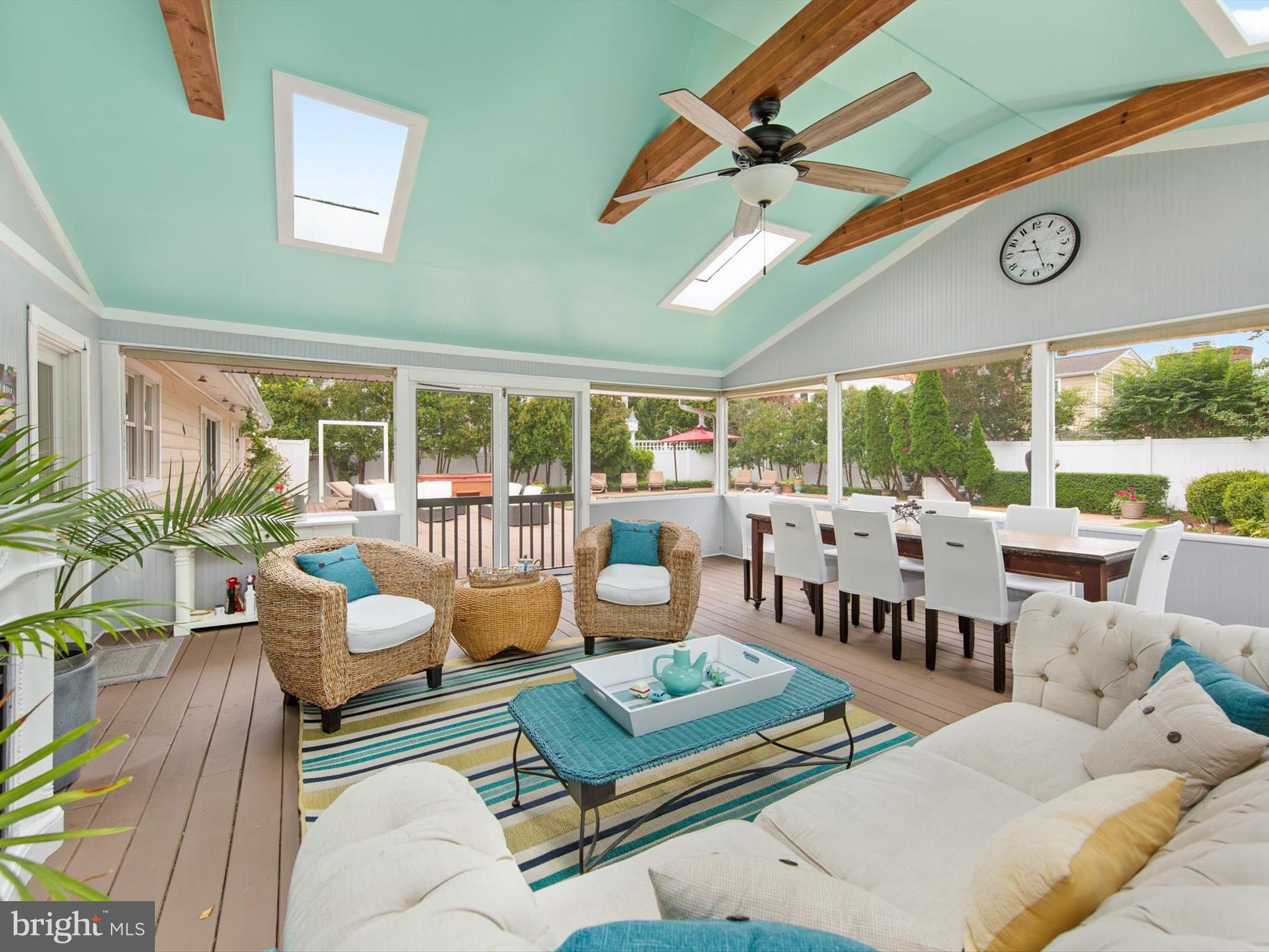 SILVER LAKE MANOR - Residential