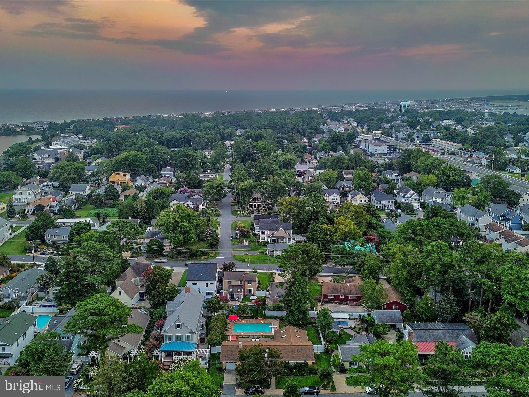 SILVER LAKE MANOR - Residential
