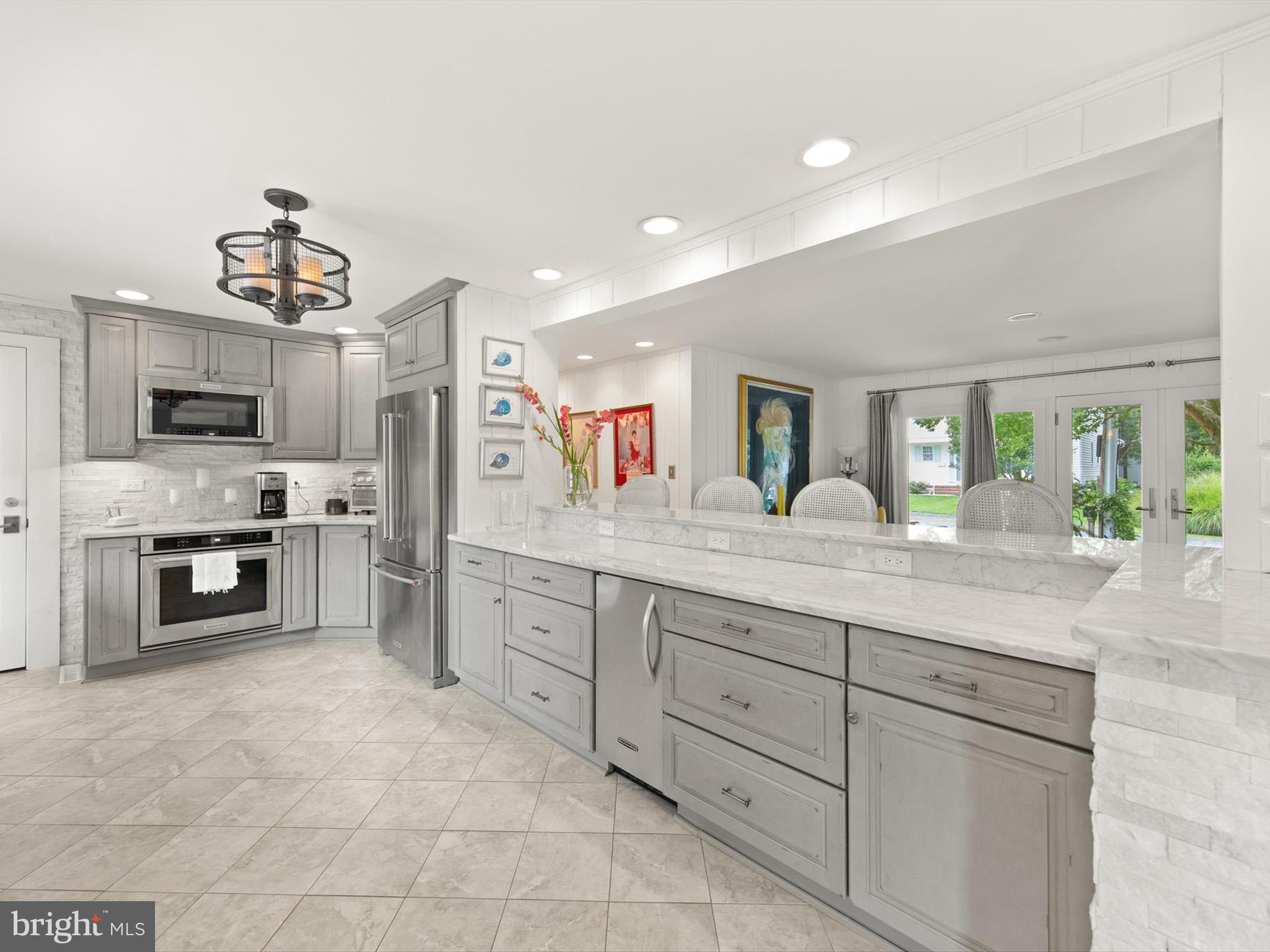 SILVER LAKE MANOR - Residential