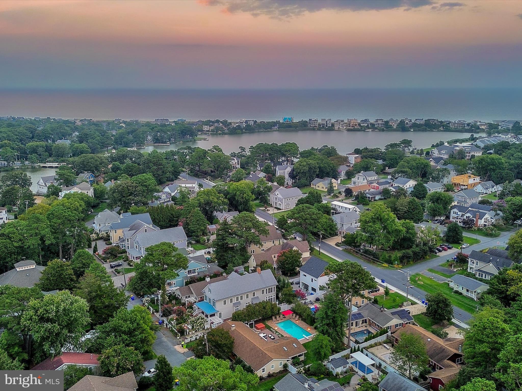 SILVER LAKE MANOR - Residential