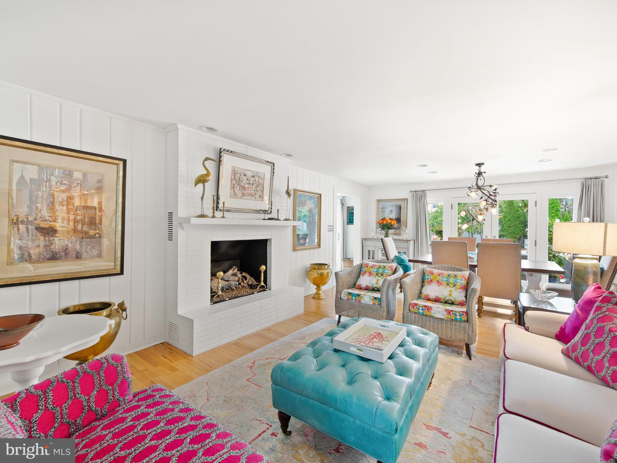 SILVER LAKE MANOR - Residential