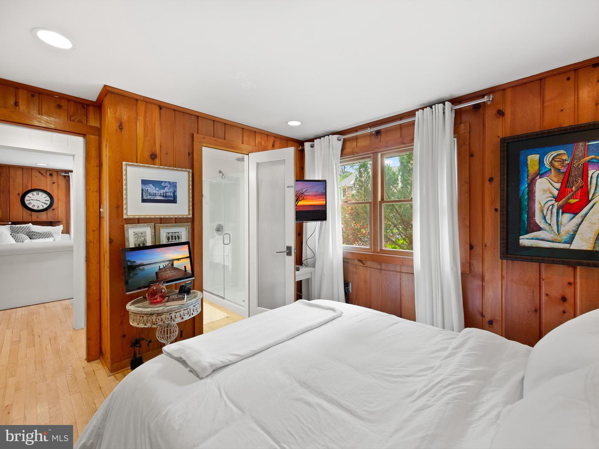 SILVER LAKE MANOR - Residential