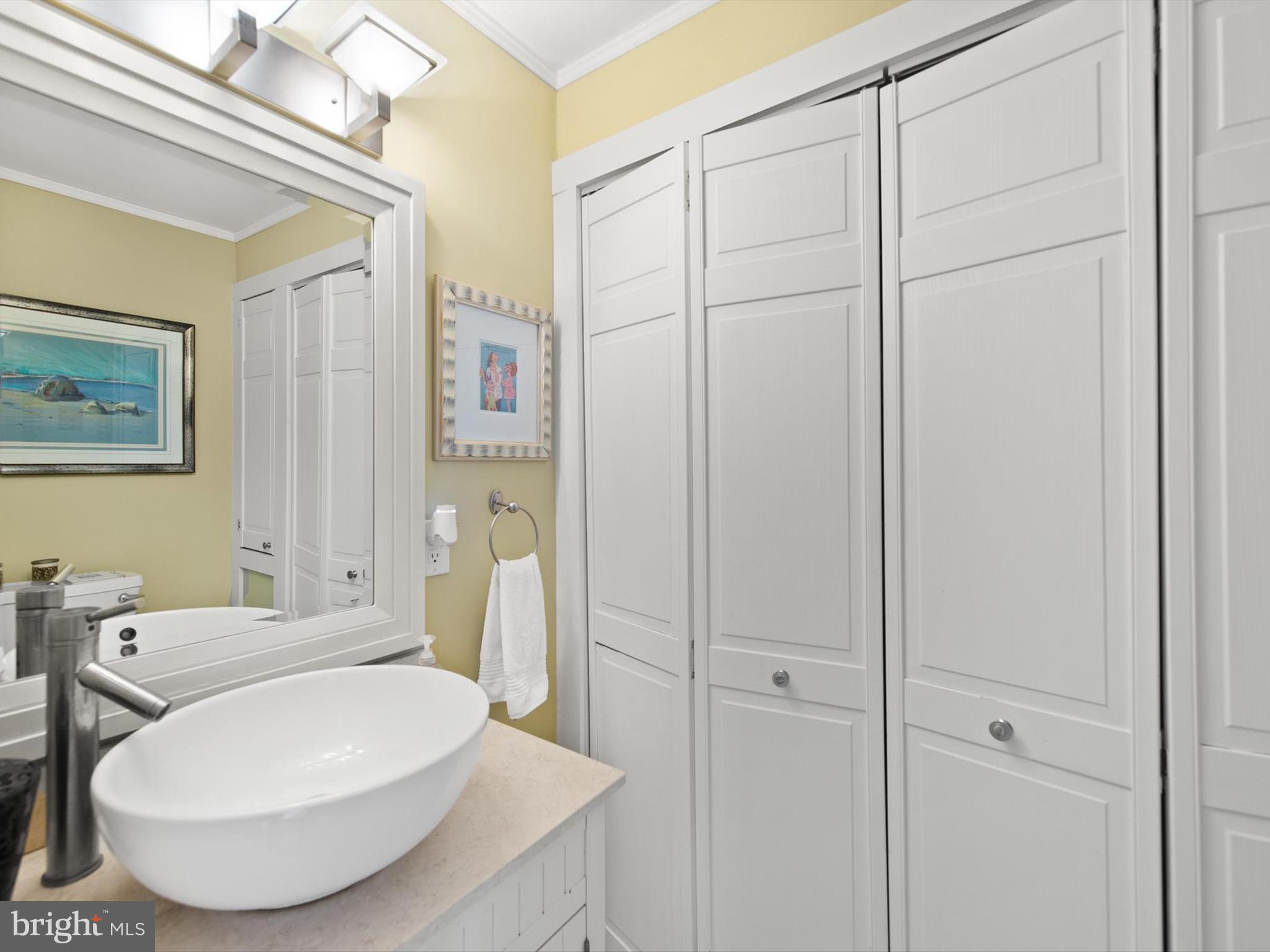 SILVER LAKE MANOR - Residential