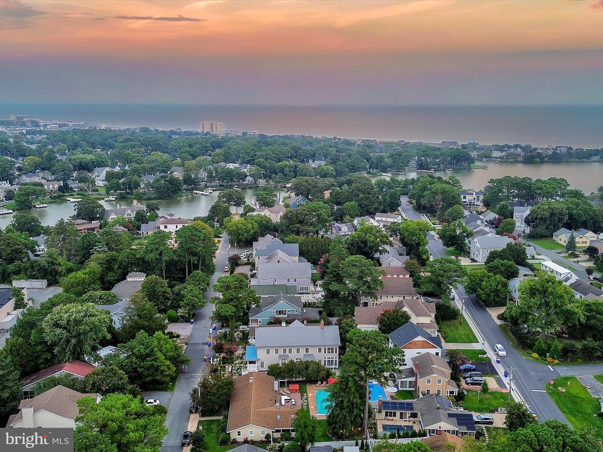 SILVER LAKE MANOR - Residential