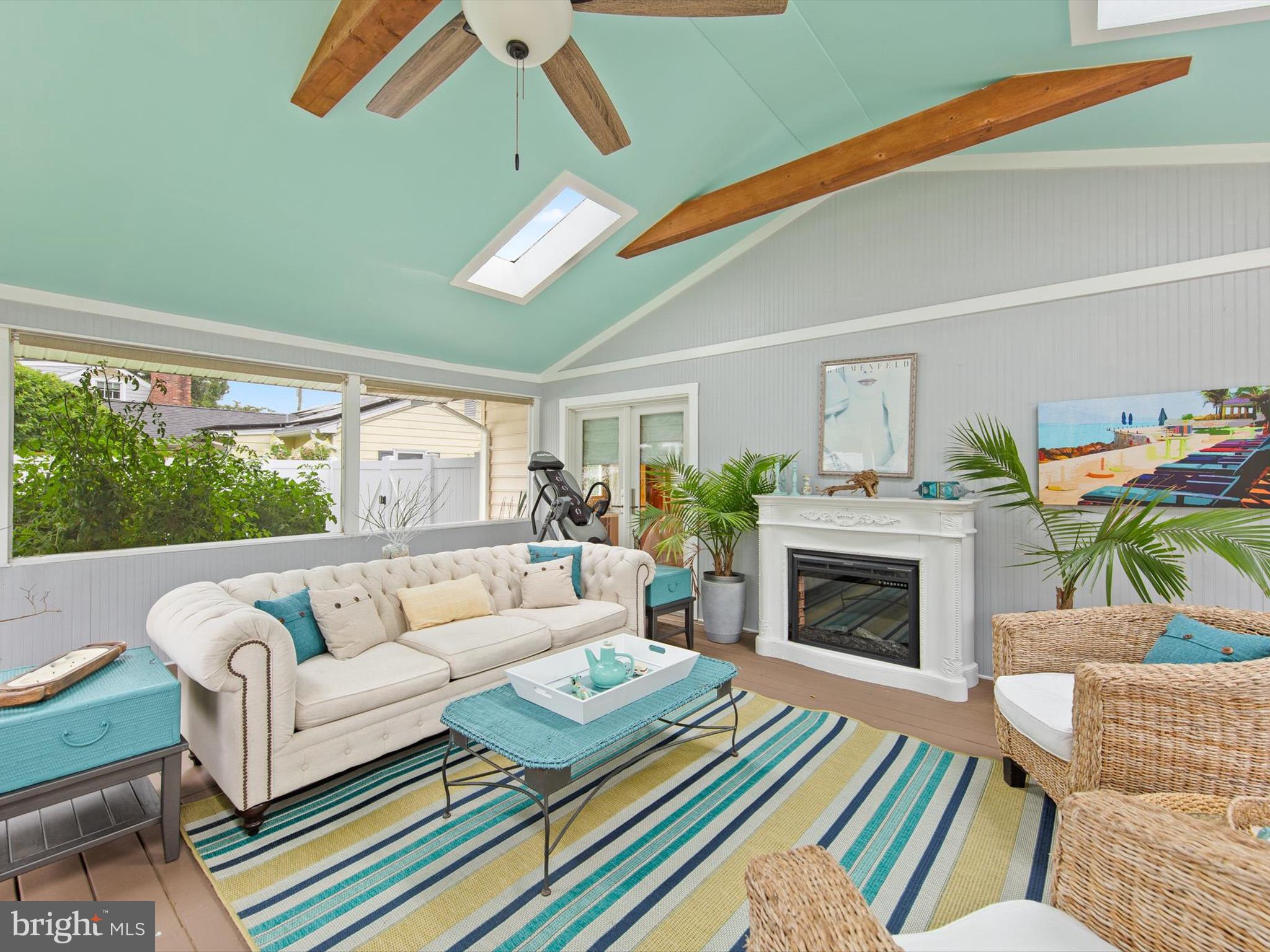 SILVER LAKE MANOR - Residential