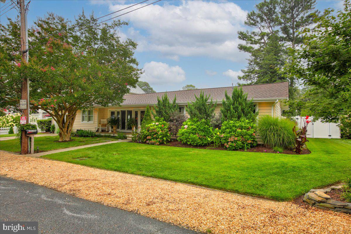 SILVER LAKE MANOR - Residential