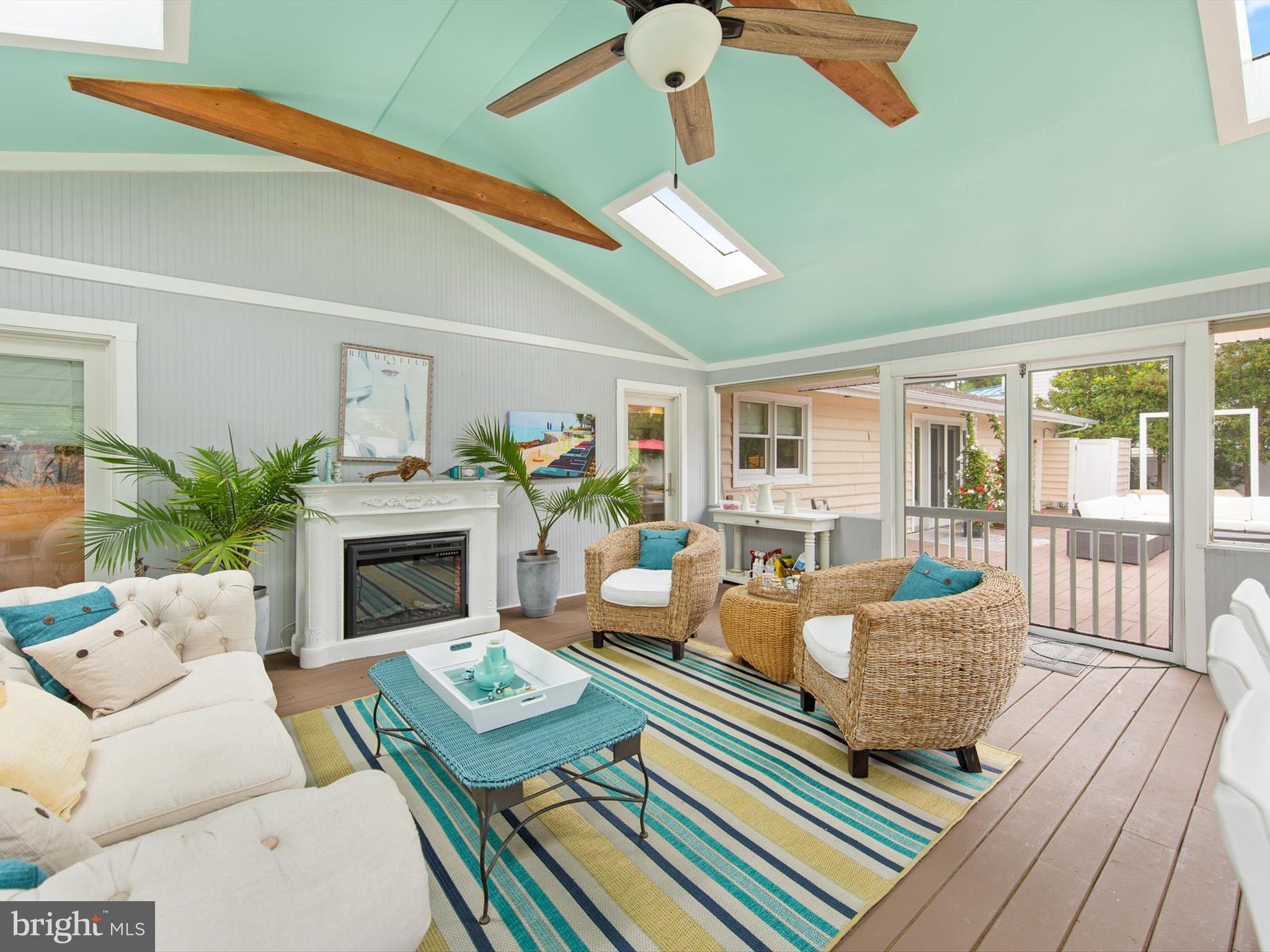 SILVER LAKE MANOR - Residential