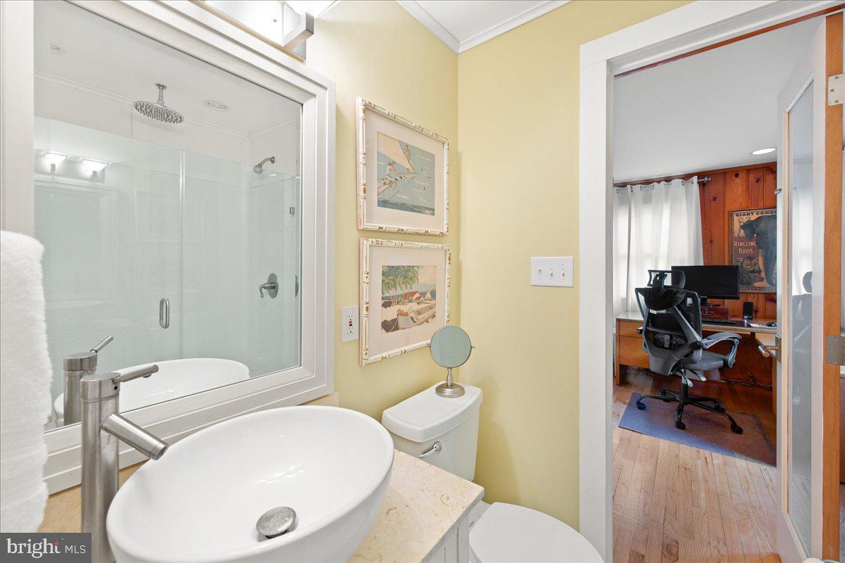 SILVER LAKE MANOR - Residential