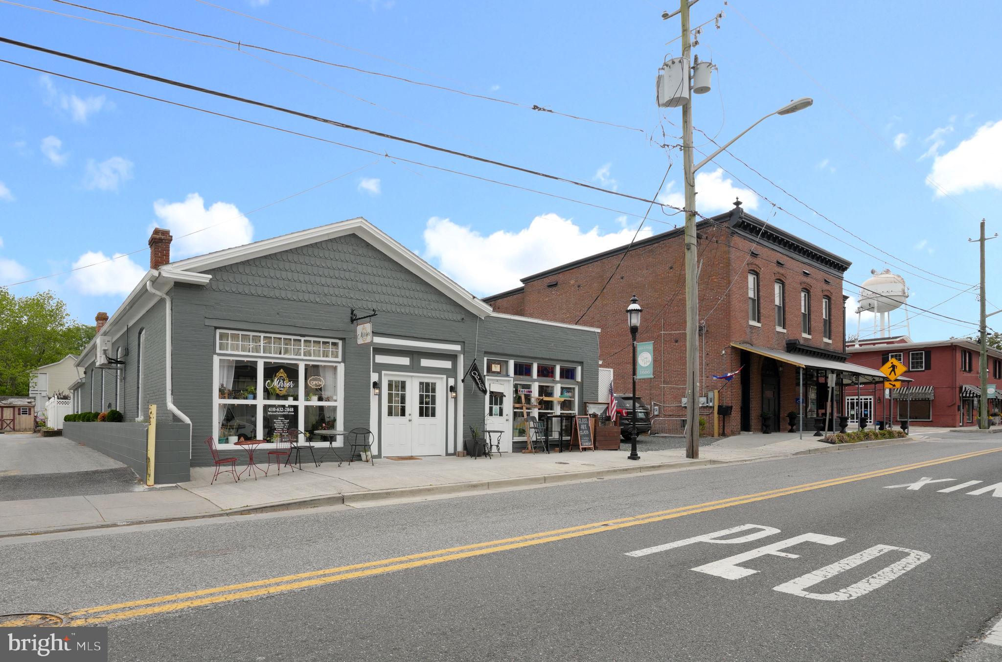 302 N WASHINGTON STREET