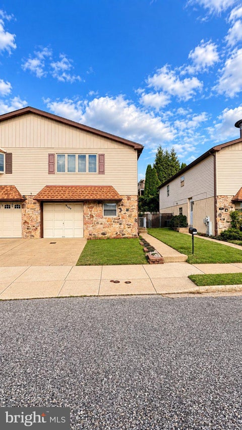 Townhouse For Rent - 9109 Diplomat Place<br/> Philadelphia County, PHILADELPHIA, PA 19115