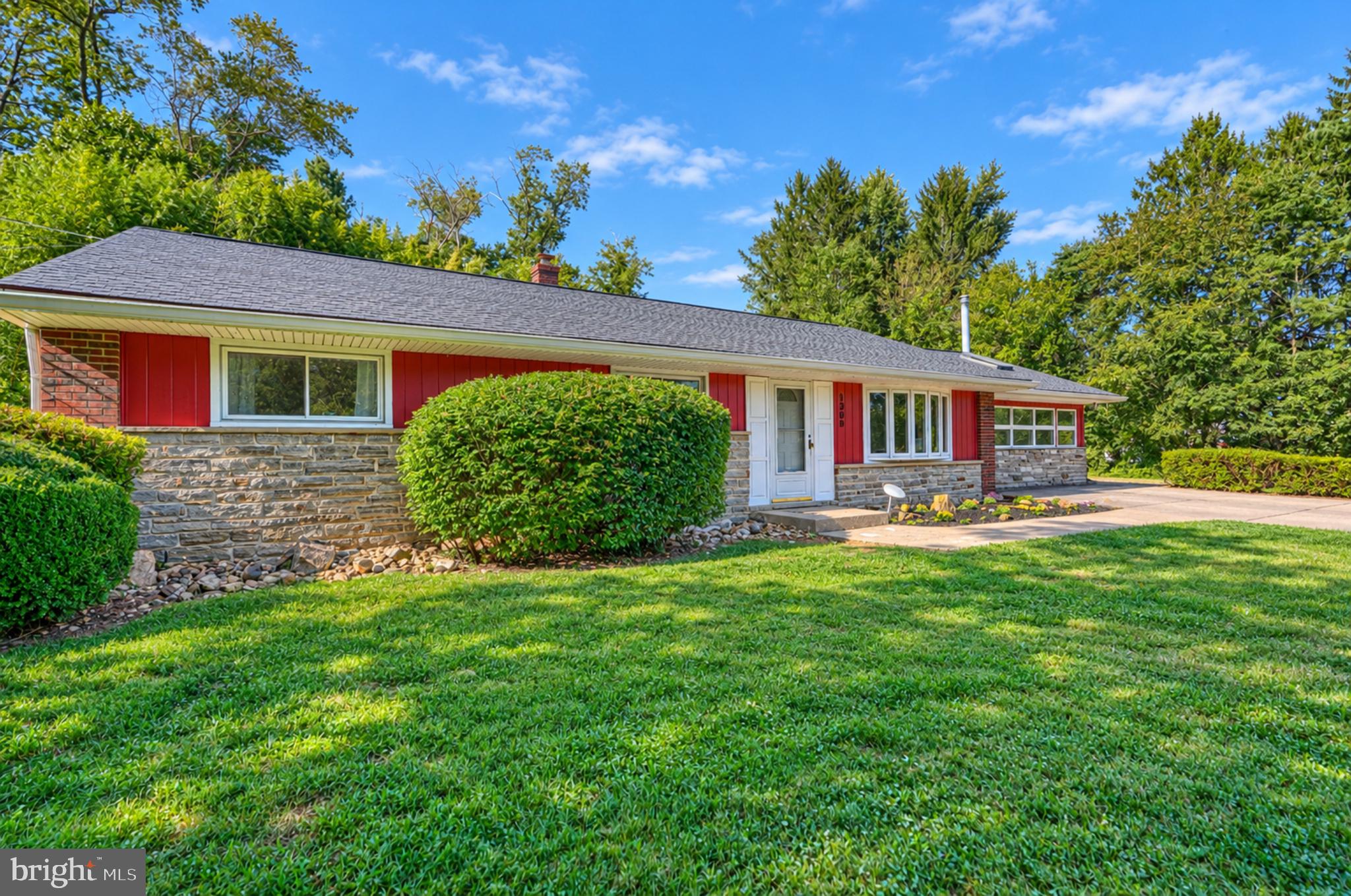 1308 LAKE VISTA DRIVE