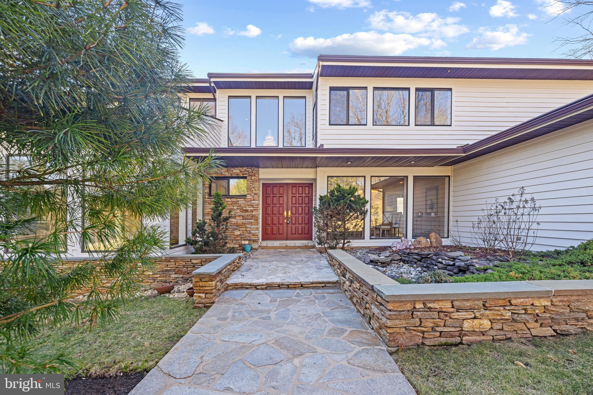 1807 BY WOODS LANE