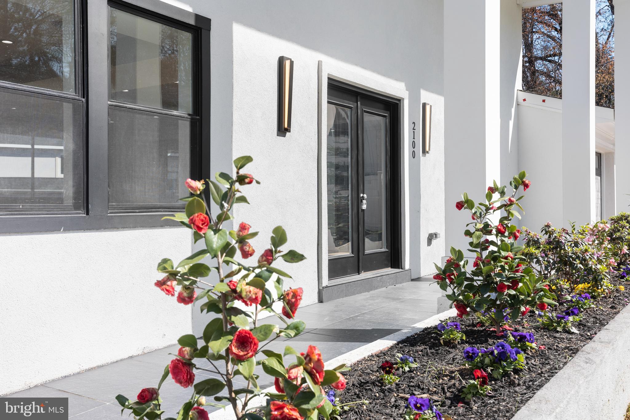 2100 S PIERCE STREET