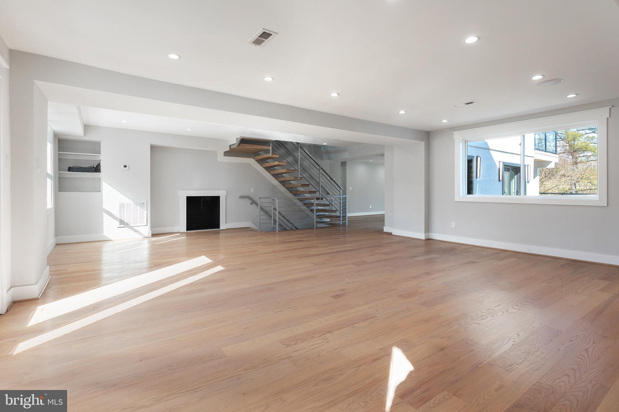 AURORA HILLS - Residential