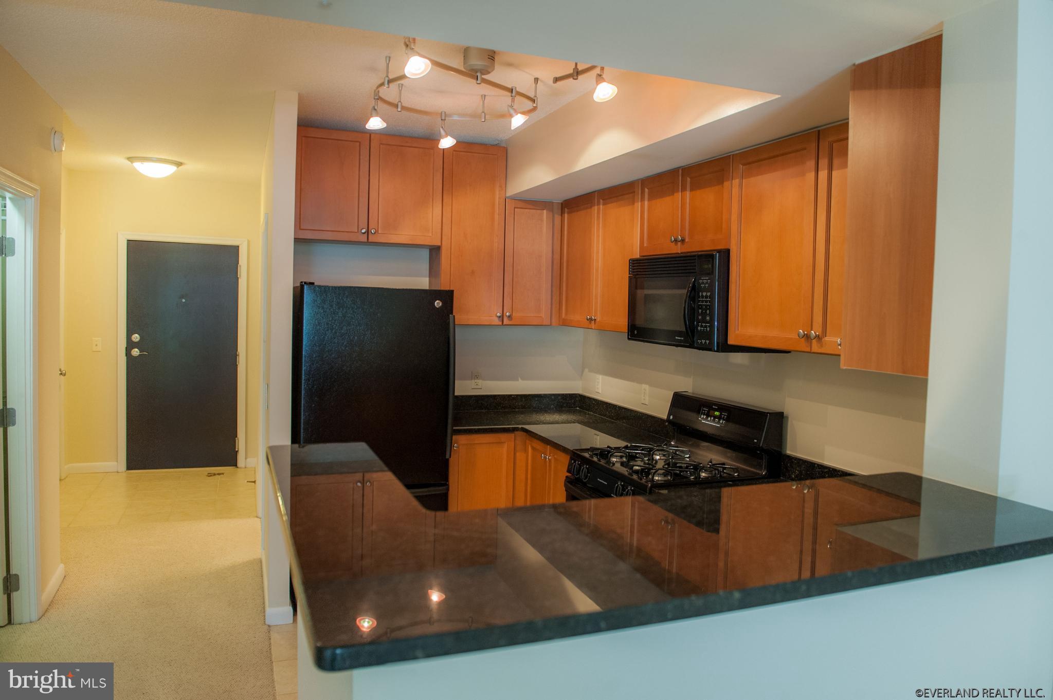 CONTINENTAL - Residential Lease