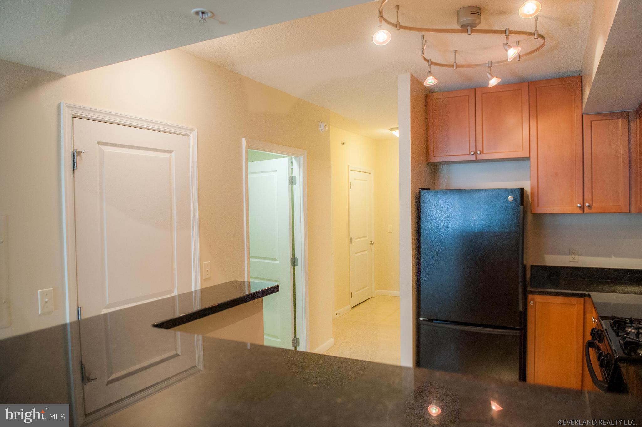 CONTINENTAL - Residential Lease