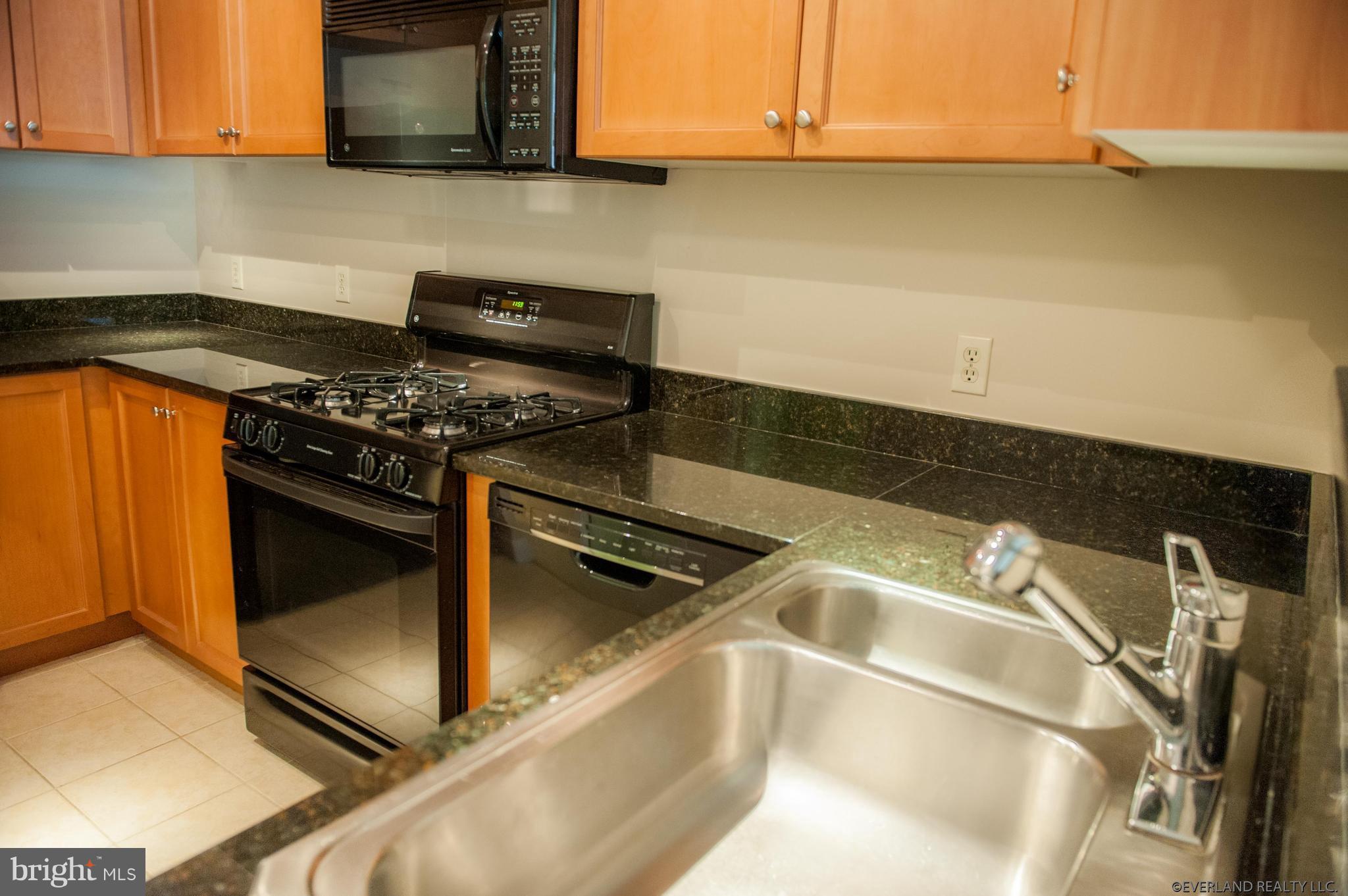 CONTINENTAL - Residential Lease