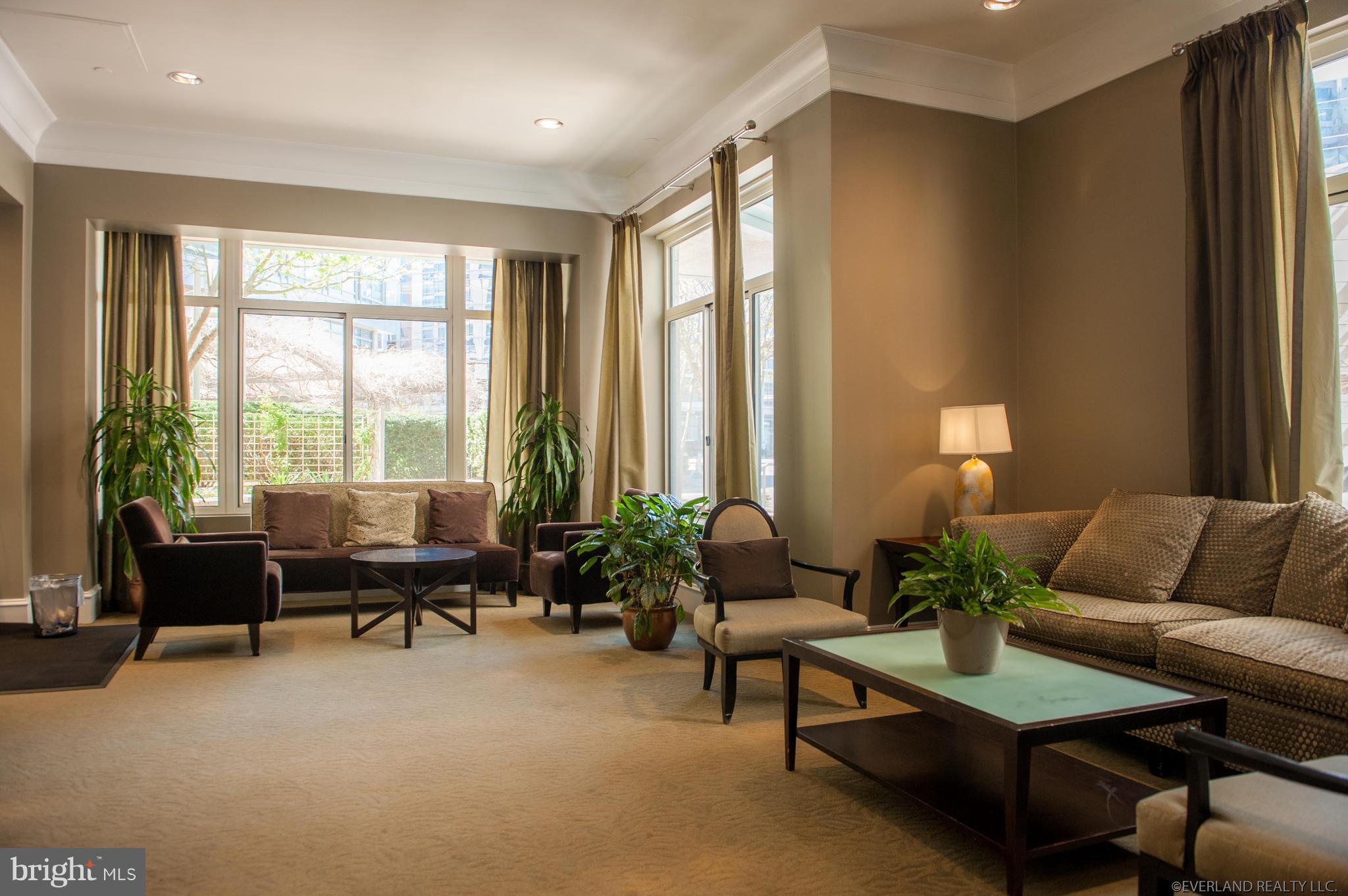 CONTINENTAL - Residential Lease