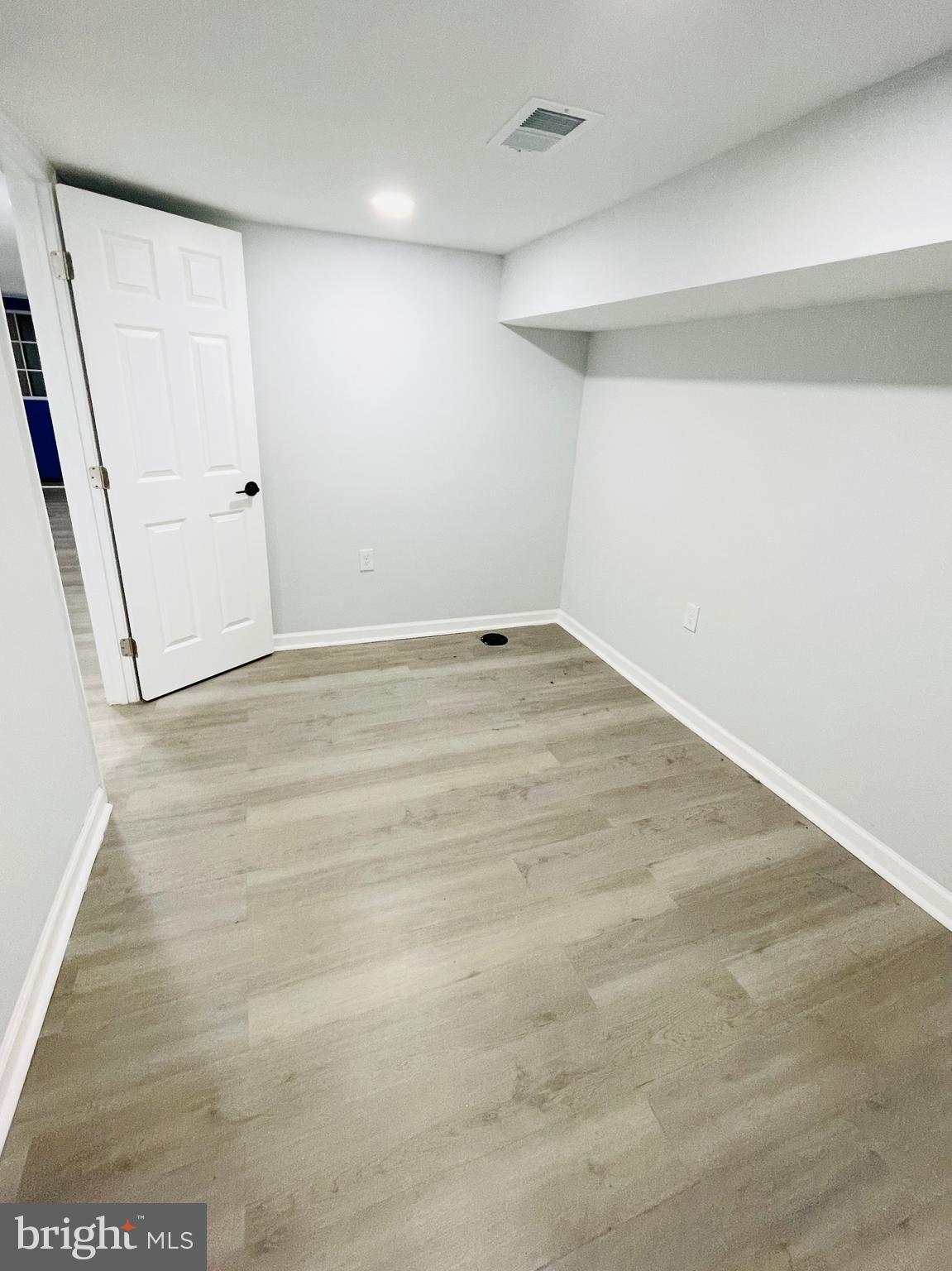 NORTH POINT VILLAGE - Residential Lease