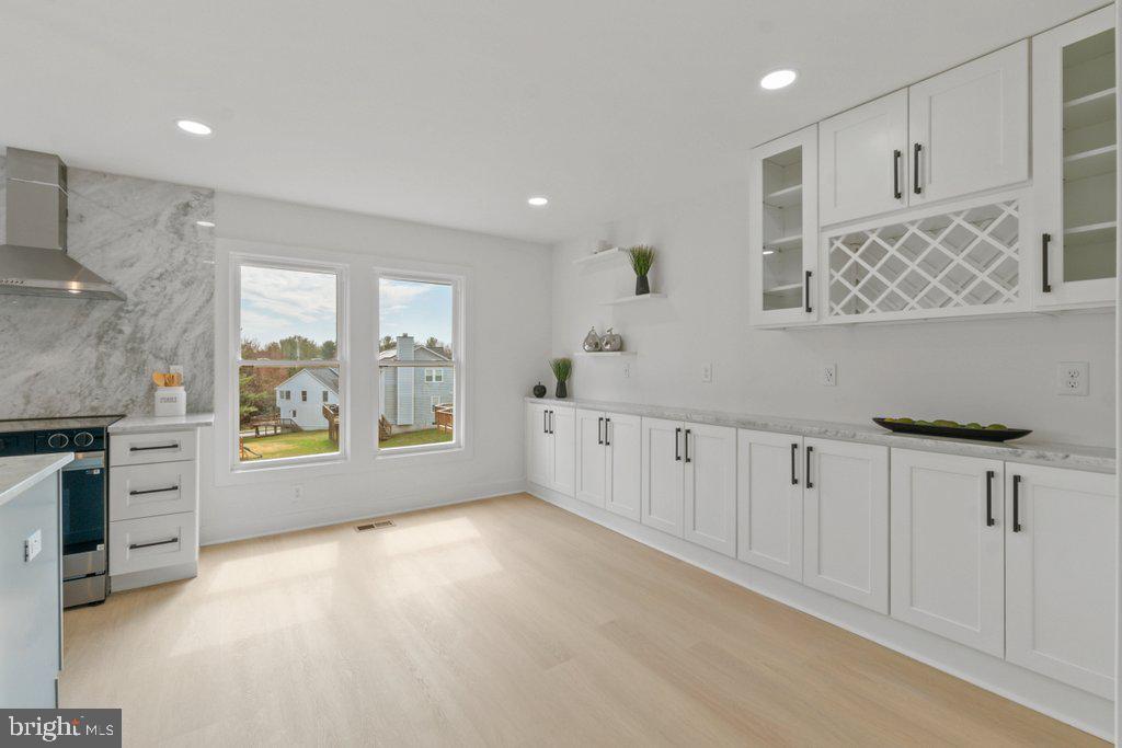 SUMMIT CHASE - Residential