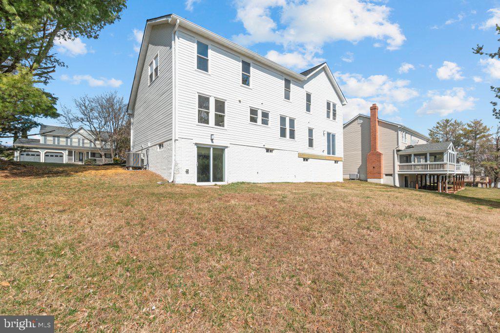 SUMMIT CHASE - Residential