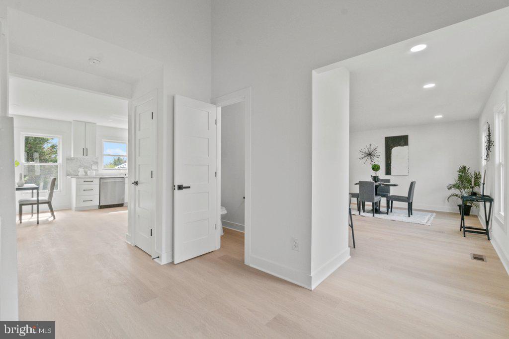 11 EMERALD RIDGE COURT