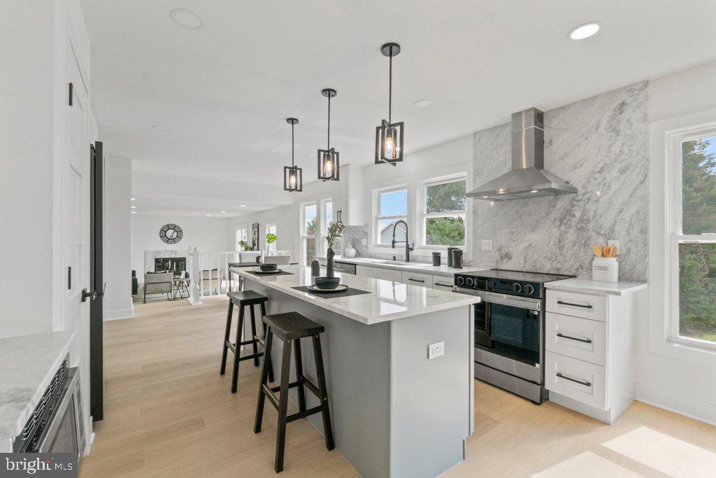 SUMMIT CHASE - Residential