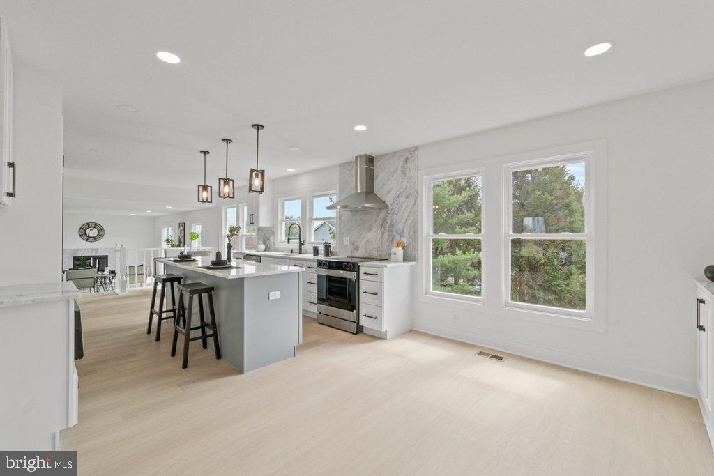 SUMMIT CHASE - Residential