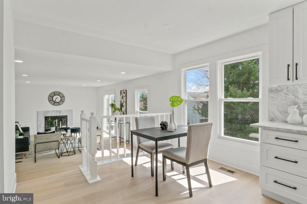 SUMMIT CHASE - Residential