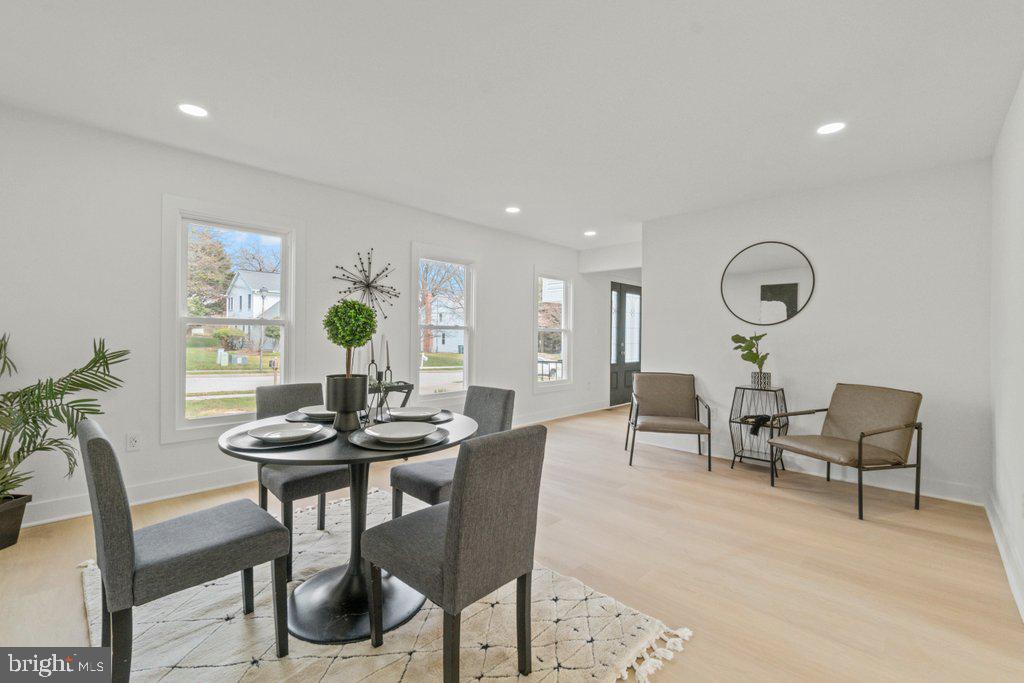 SUMMIT CHASE - Residential