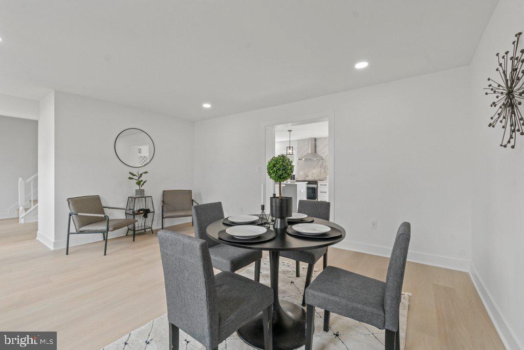 SUMMIT CHASE - Residential