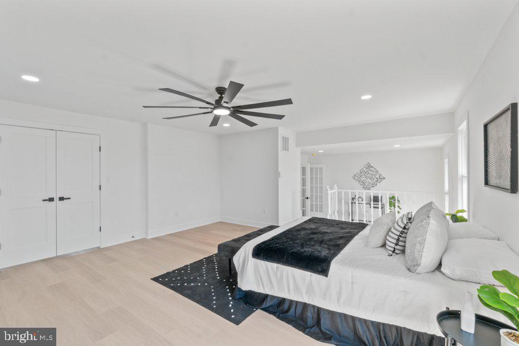 SUMMIT CHASE - Residential