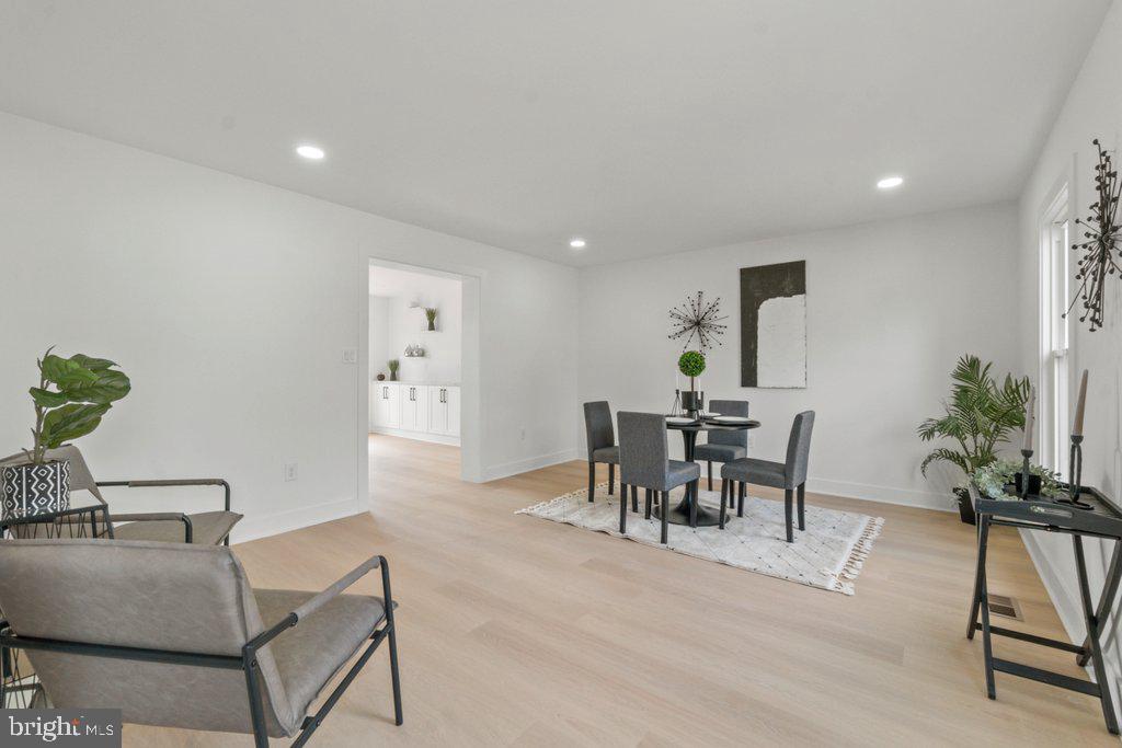 SUMMIT CHASE - Residential