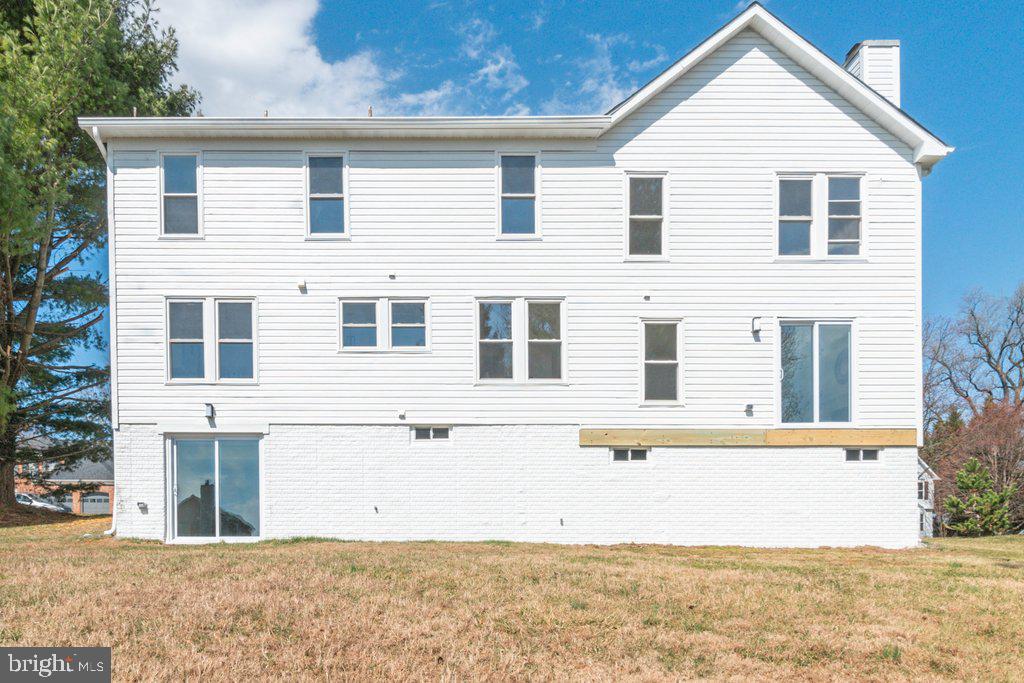 SUMMIT CHASE - Residential