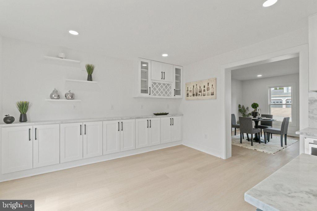 SUMMIT CHASE - Residential