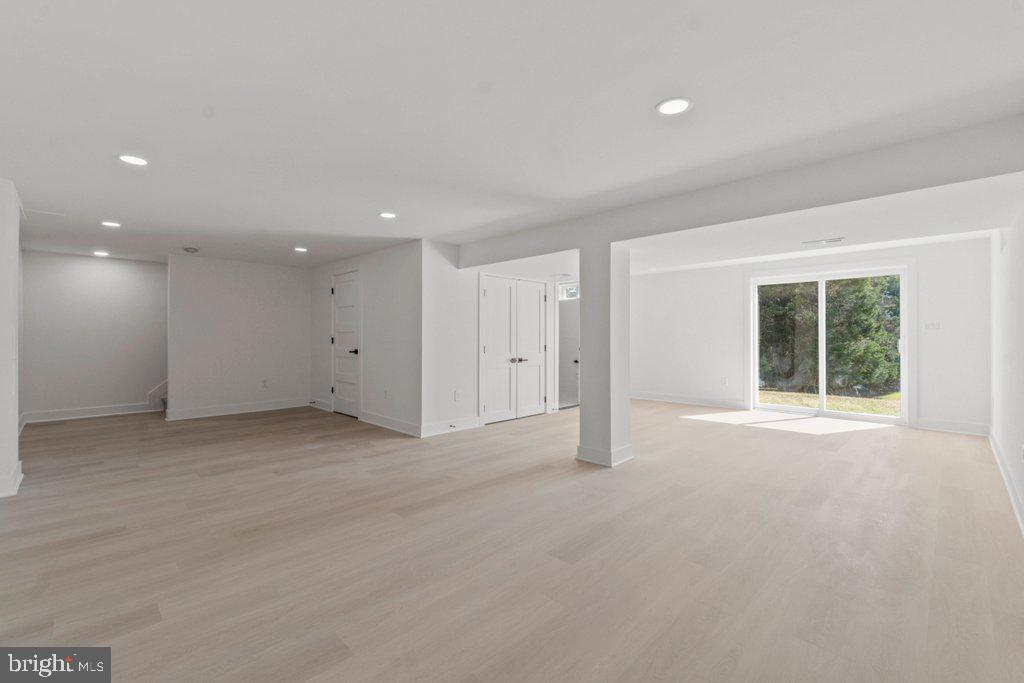 SUMMIT CHASE - Residential