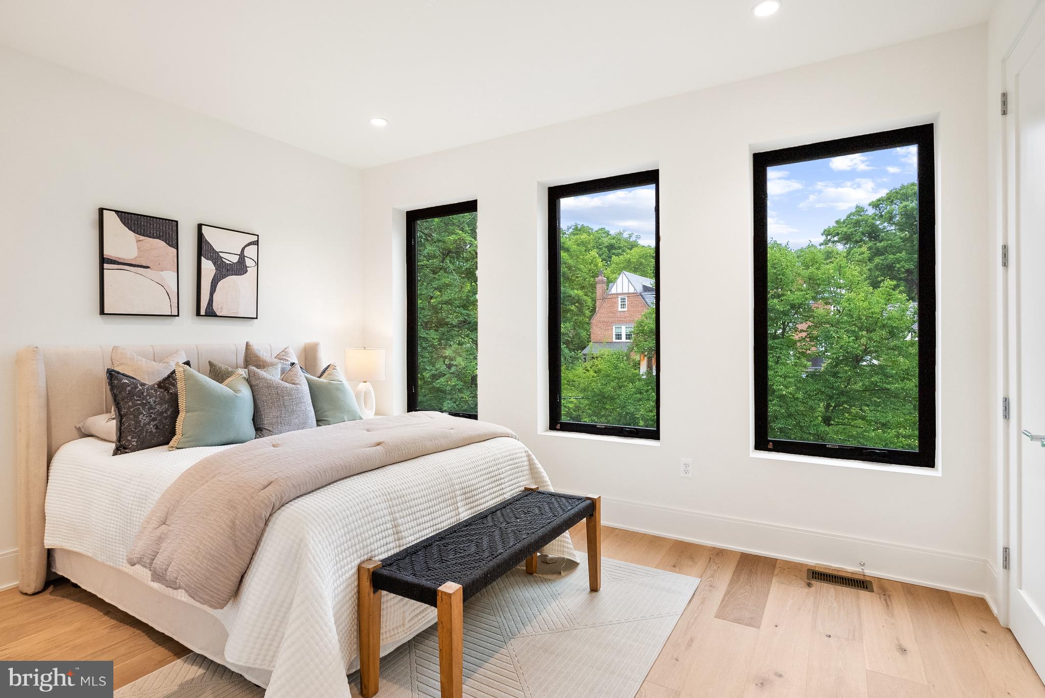 BURLEITH - Residential