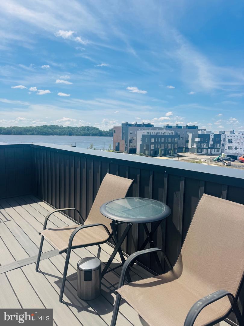 NORTHBANK - Residential